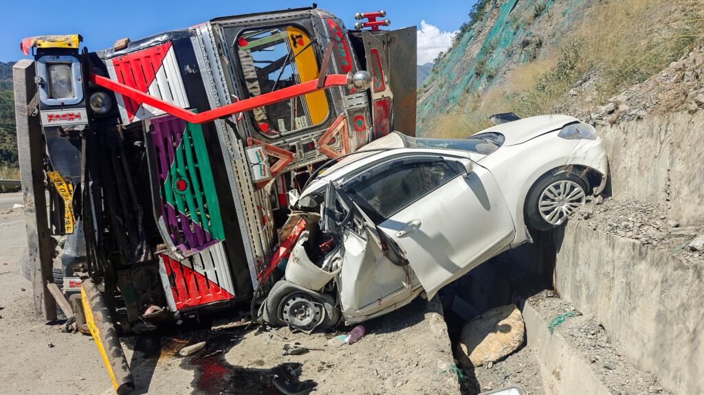 Road traffic accident scene in Jammu with emergency responders